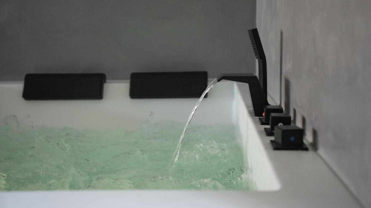 Ennea - Jacuzzi & Luxury Suites (Adults Only) Perpignan Luaran gambar