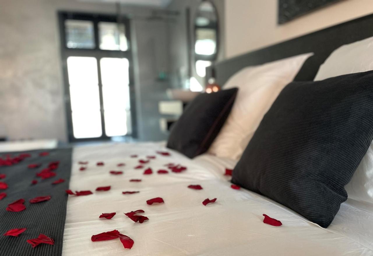 Ennea - Jacuzzi & Luxury Suites (Adults Only) Perpignan Luaran gambar